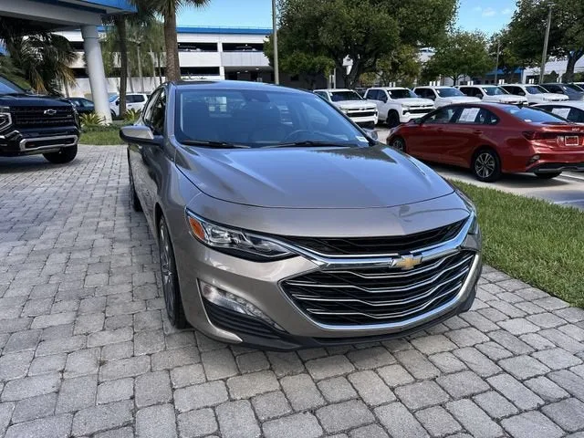 2024 Chevrolet Malibu 2LT photo 17