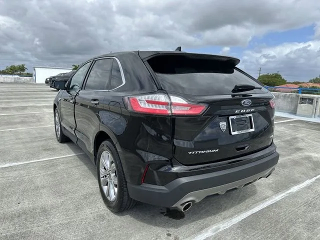2024 Ford Edge Titanium photo 16