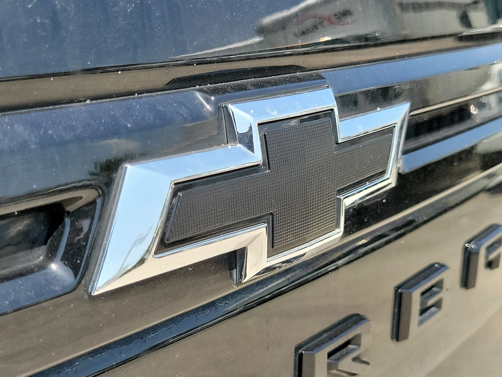 2023 Chevrolet Suburban RST photo 10