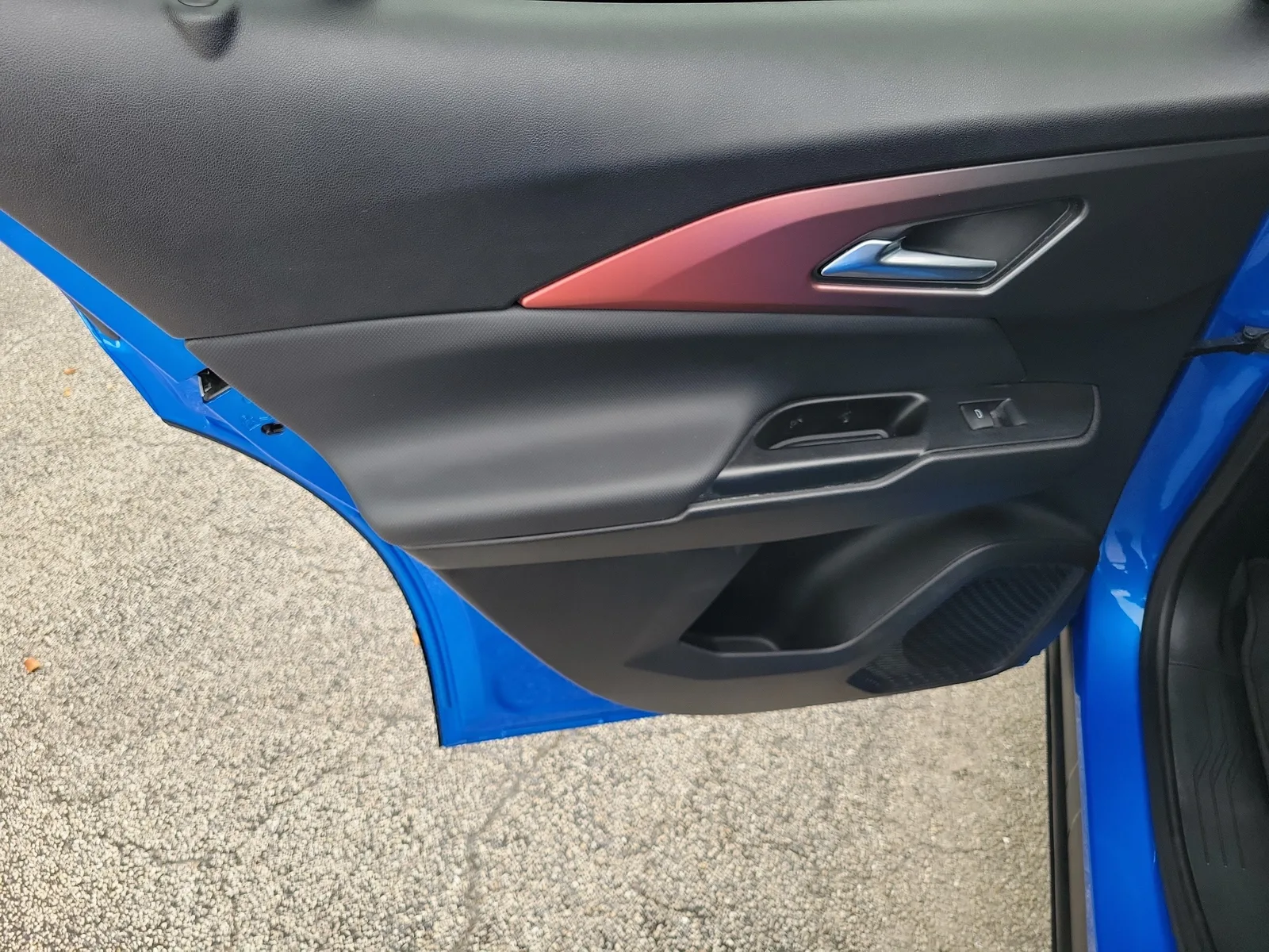 2025 Chevrolet Equinox EV RS photo 18