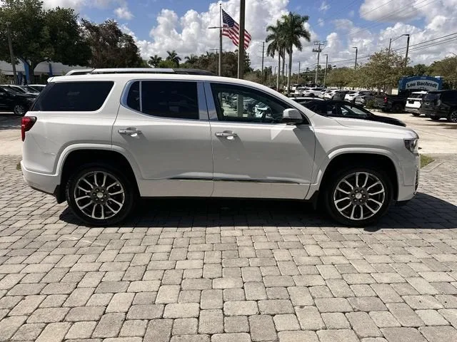 2021 GMC Acadia Denali photo 14