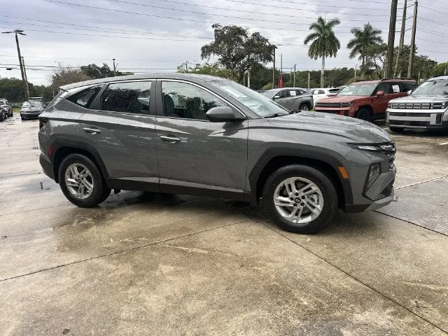 2026 Hyundai Tucson SE photo 15
