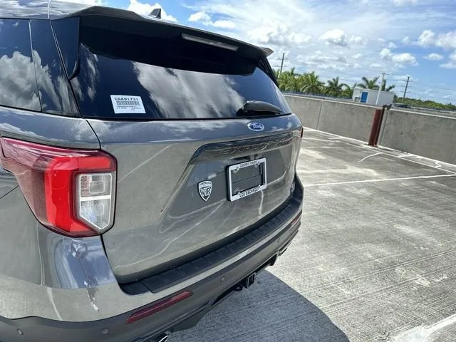 2020 Ford Explorer ST photo 12