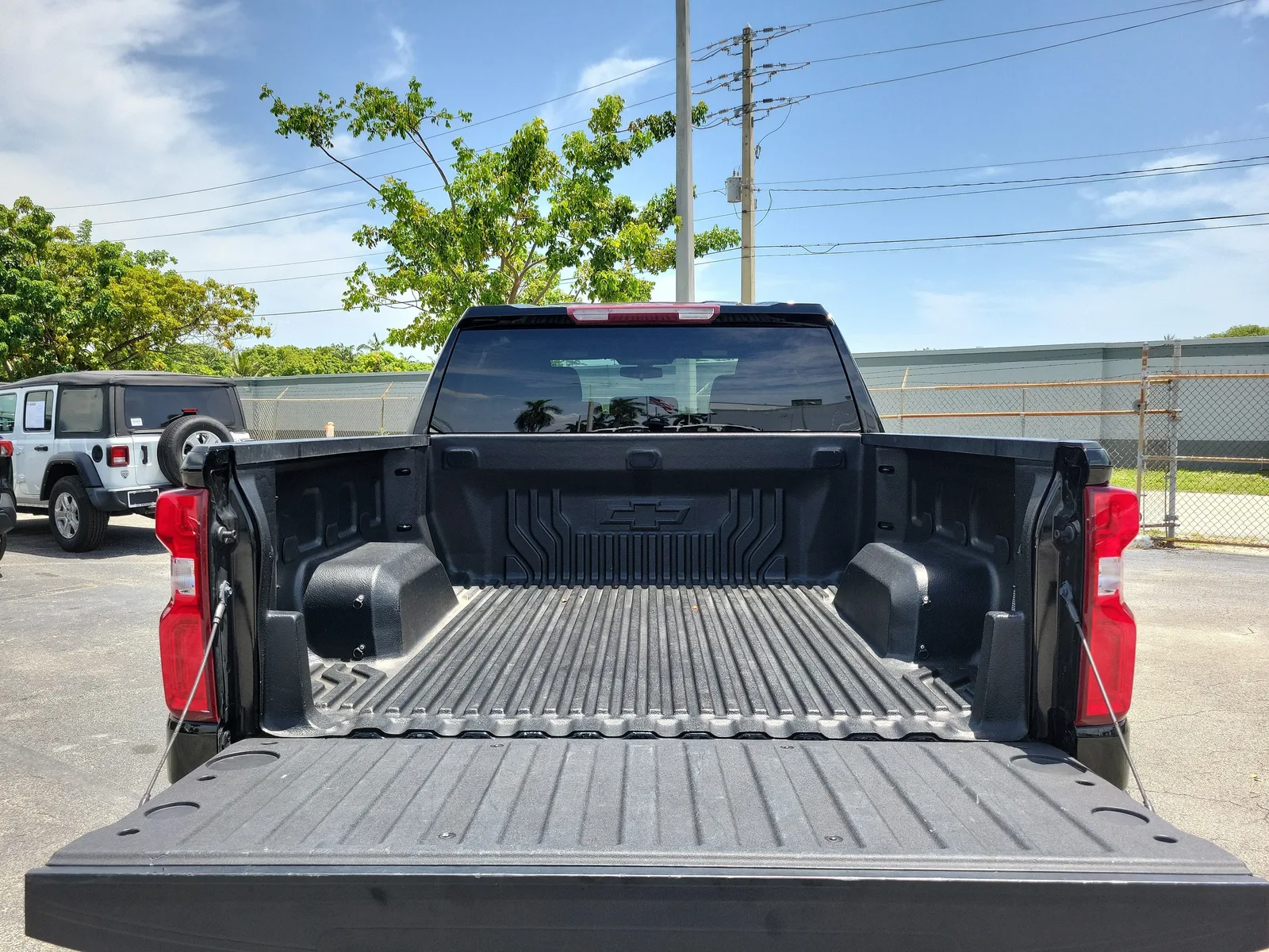 2022 Chevrolet Silverado 1500 LTD RST photo 14