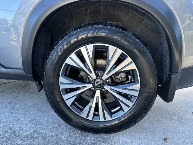 2023 Nissan Rogue SV photo 11