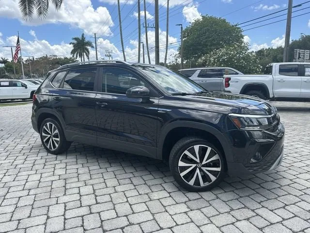 2024 Volkswagen Taos SE photo 31