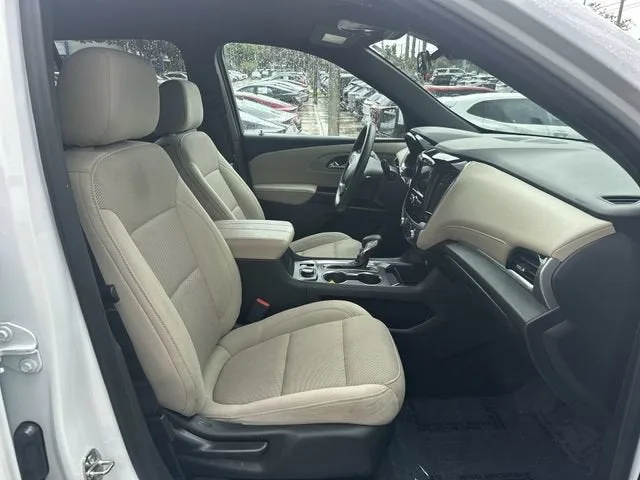 2023 Chevrolet Traverse LS photo 29
