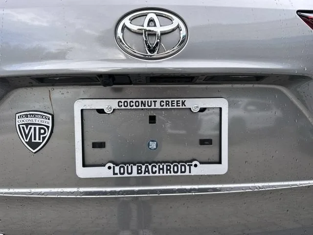 2025 Toyota Highlander LE photo 13