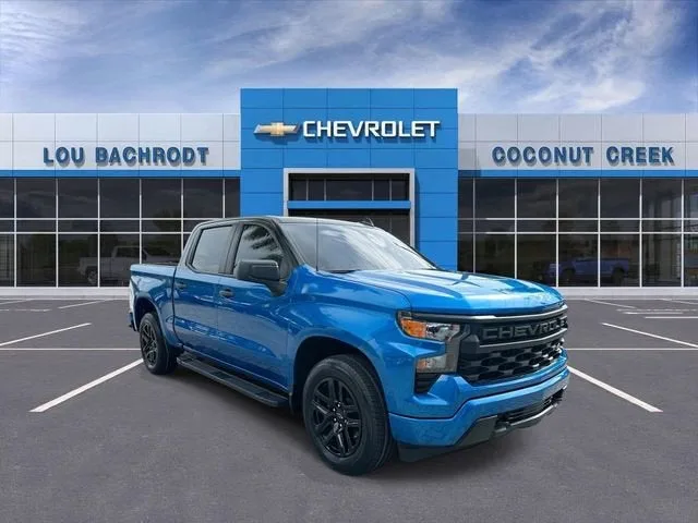 2022 Chevrolet Silverado 1500 Custom photo 2