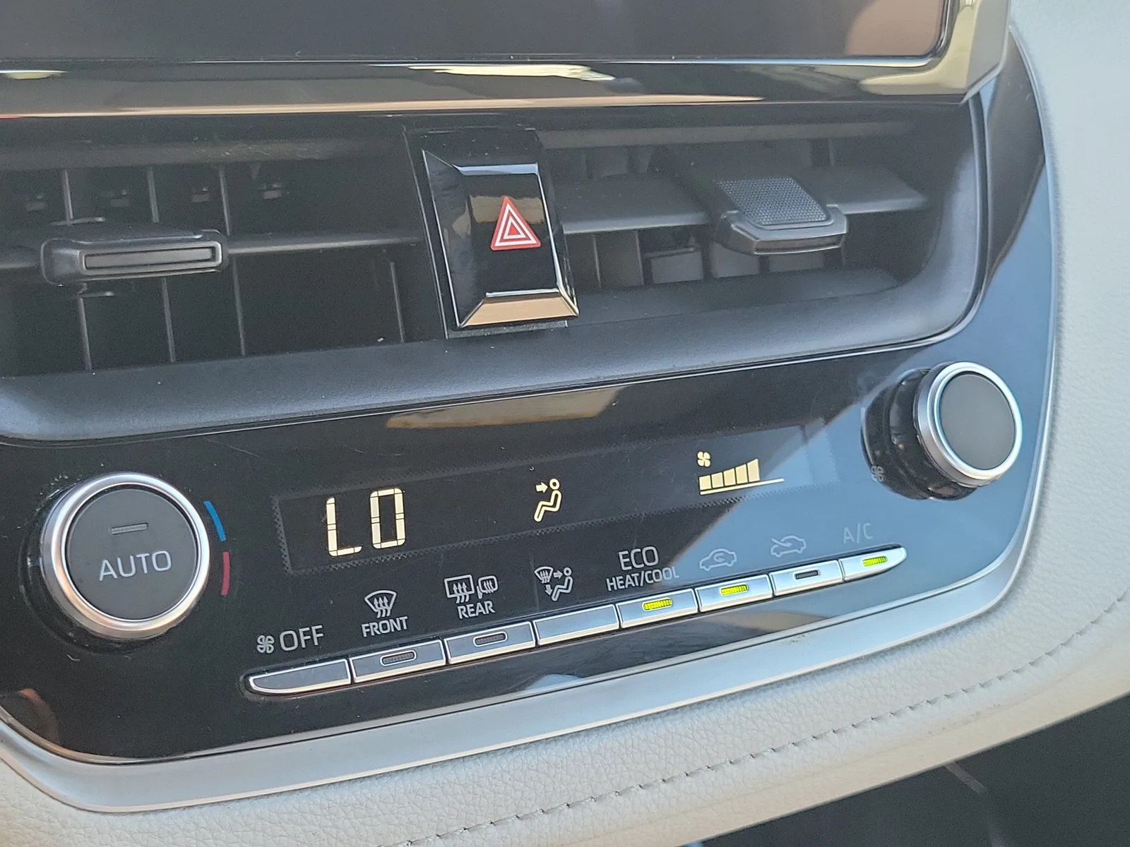 2024 Toyota Corolla SE photo 30