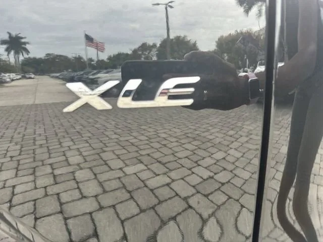 2025 Toyota Corolla Cross XLE photo 36
