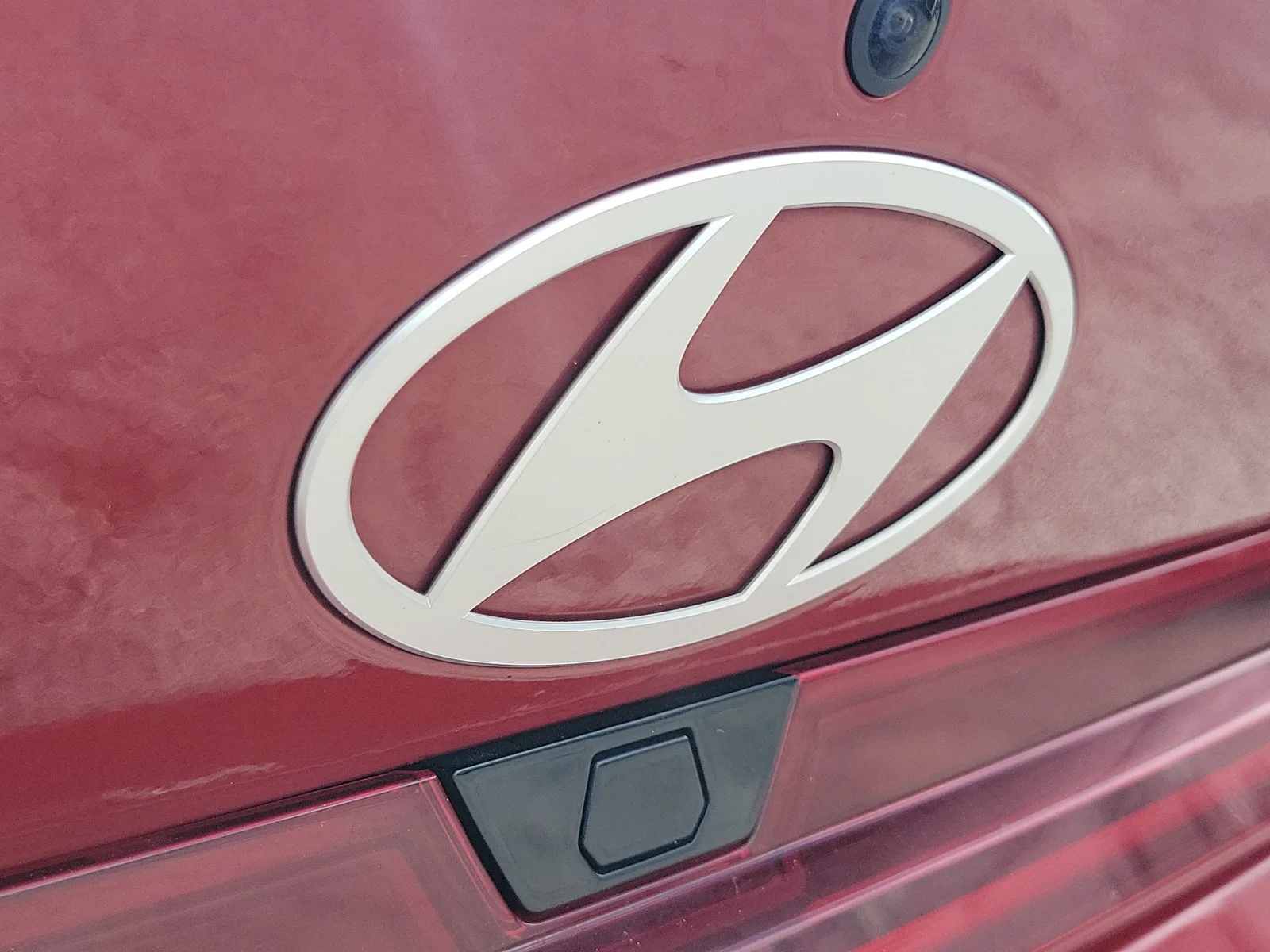 2025 Hyundai Elantra Limited photo 10