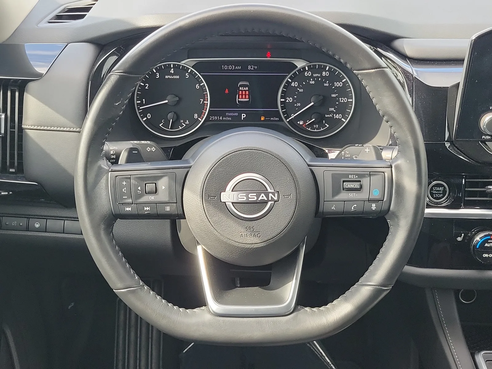 2024 Nissan Pathfinder SV photo 17