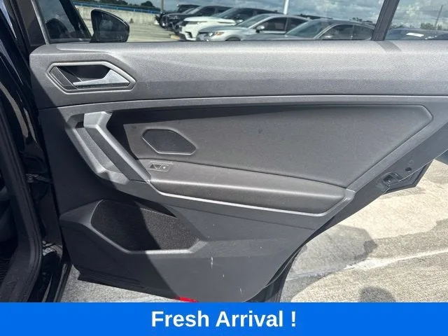 2020 Volkswagen Tiguan SE photo 15