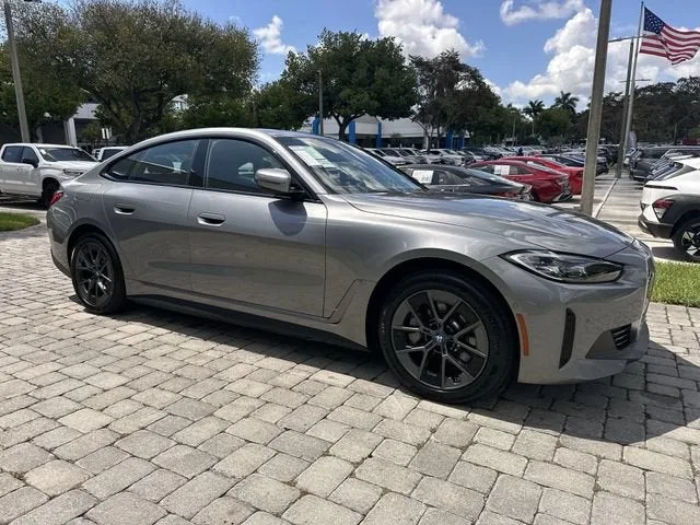 2023 BMW i4 eDrive35 photo 15