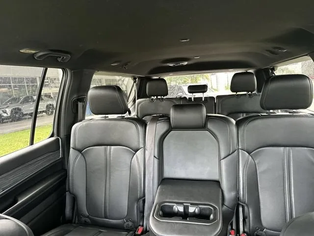 2024 Jeep Wagoneer L Series II photo 27