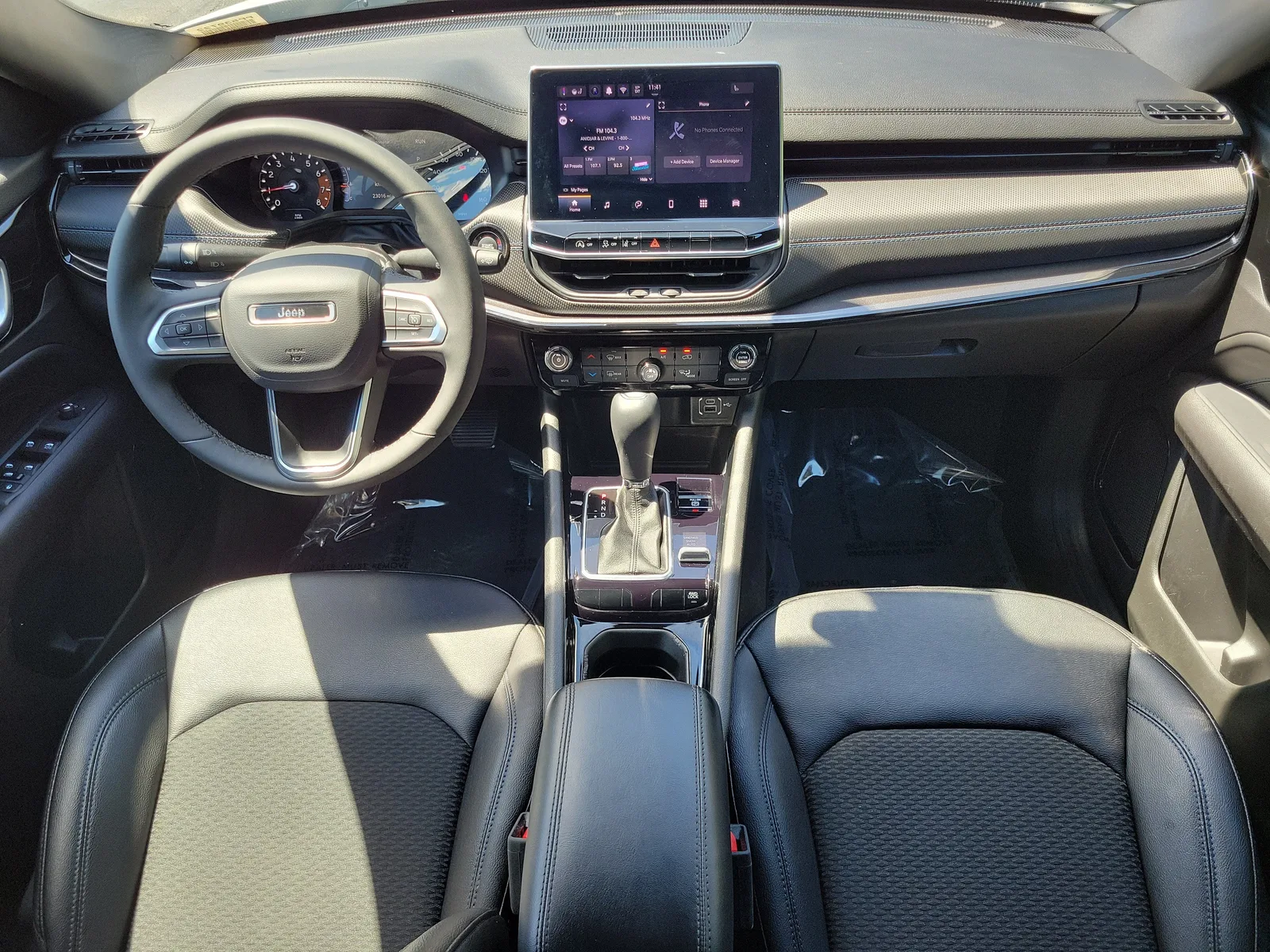 2025 Jeep Compass Latitude photo 17
