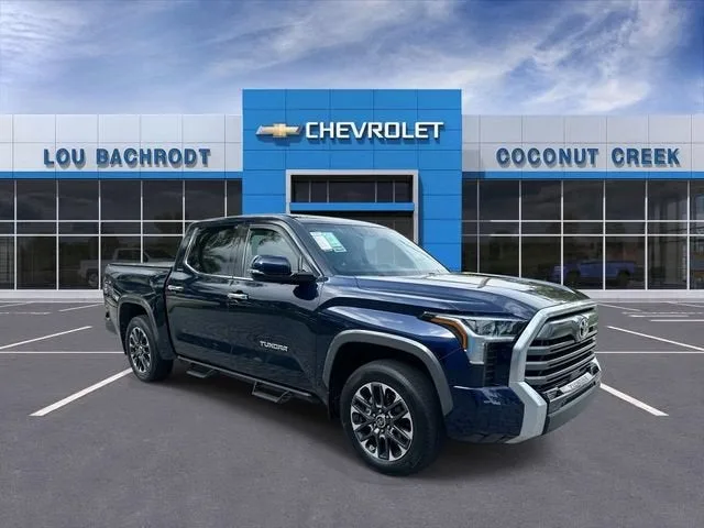 2022 Toyota Tundra 4WD Limited photo 2