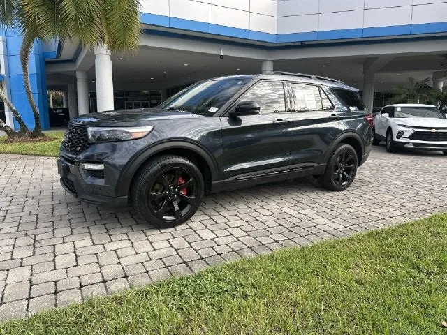 2023 Ford Explorer ST photo 31