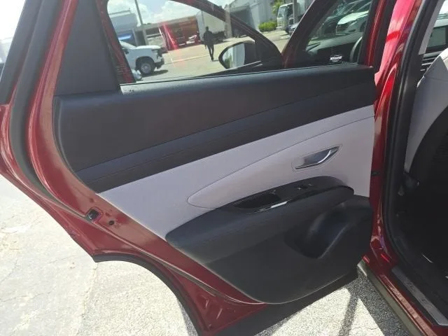 2025 Hyundai Tucson Limited photo 9