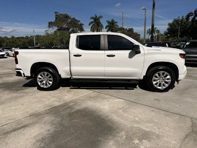 2025 Chevrolet Silverado 1500 Custom photo 14
