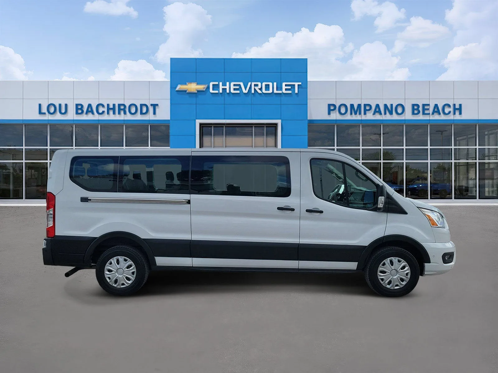 2022 Ford Transit Passenger Wagon XL photo 2