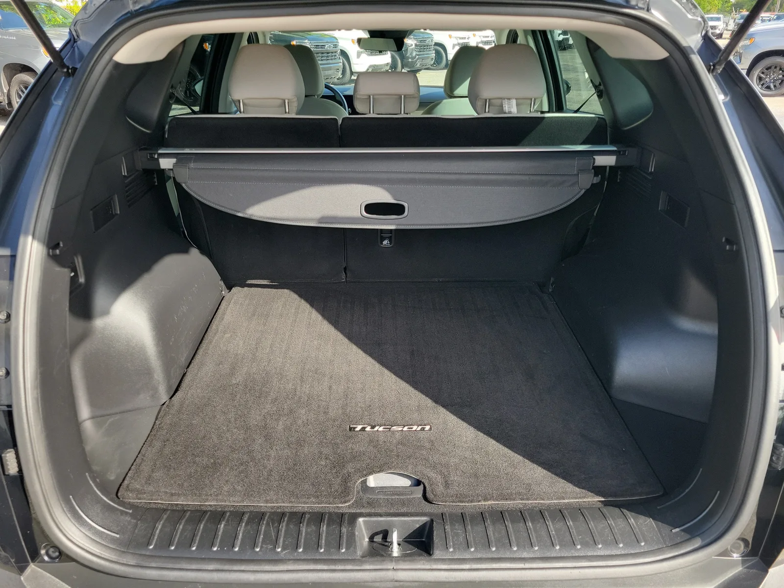2025 Hyundai Tucson SE photo 12
