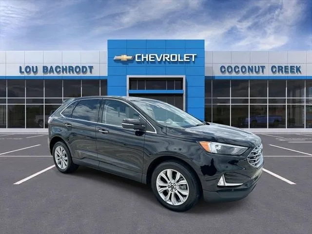 2024 Ford Edge Titanium photo 2