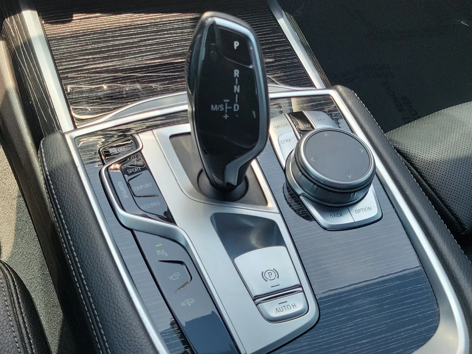 2022 BMW 7 Series 740i photo 32