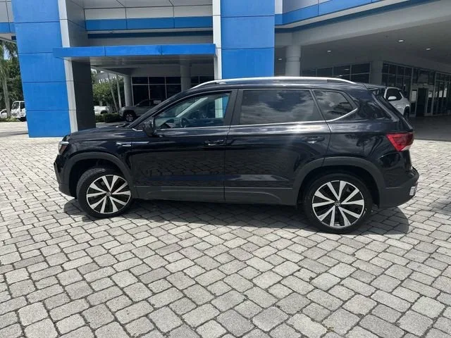 2024 Volkswagen Taos SE photo 37