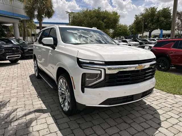 2025 Chevrolet Tahoe LS photo 17