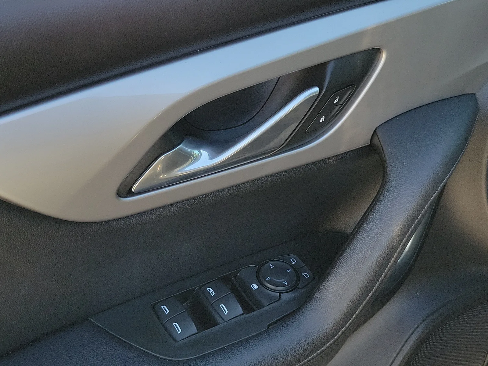 2022 Chevrolet Blazer LT photo 10