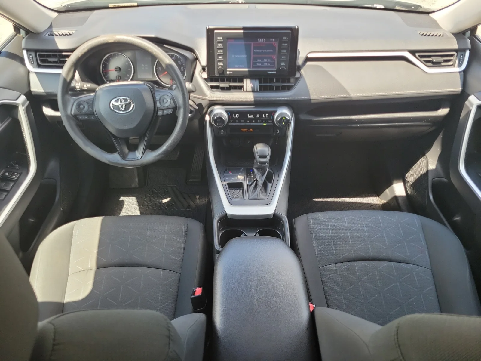 2021 Toyota RAV4 XLE photo 18