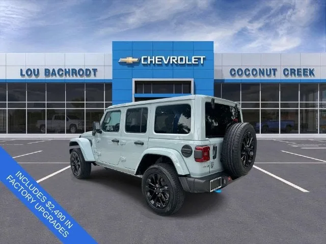 2024 Jeep Wrangler 4xe Sahara photo 6