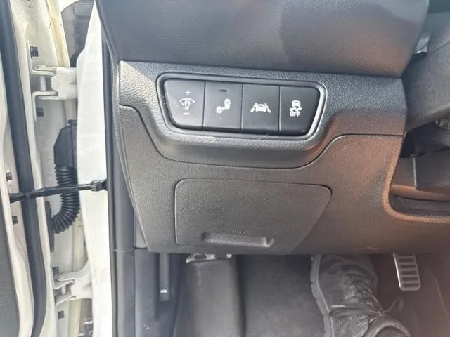 2021 Kia Forte GT-Line photo 9