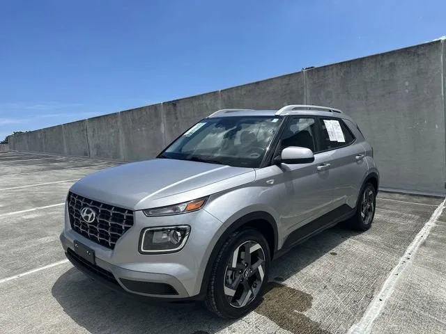 2025 Hyundai Venue SEL photo 20