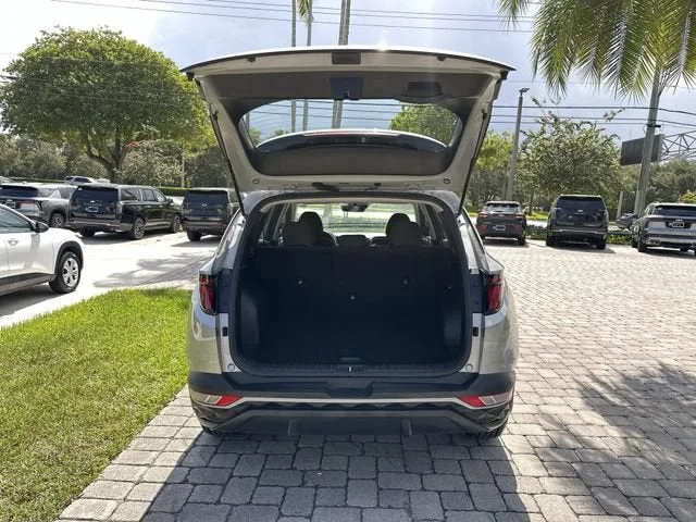 2024 Hyundai Tucson SE photo 28