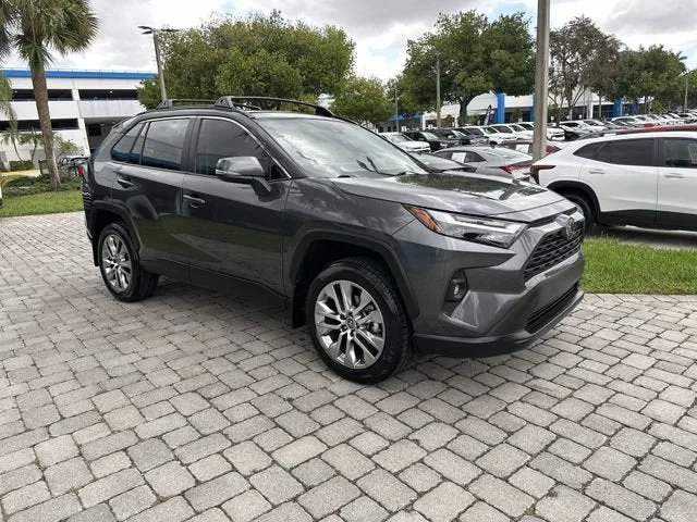 2024 Toyota RAV4 XLE Premium photo 16