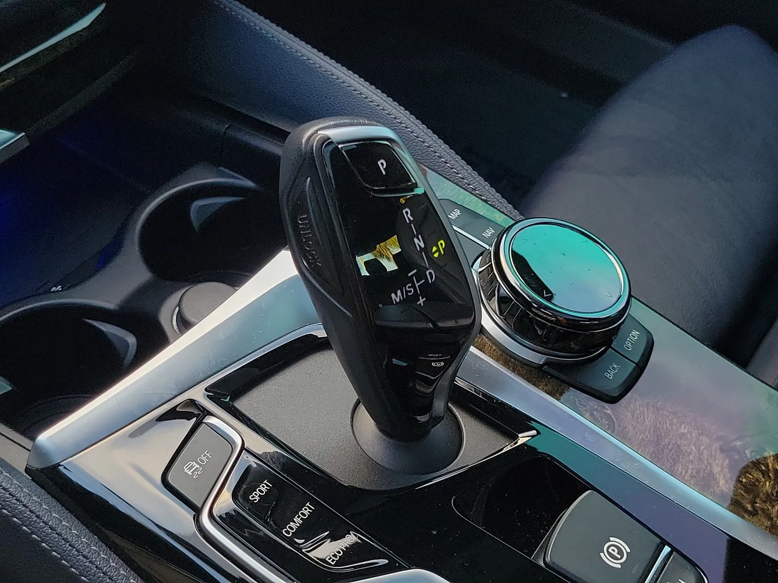 2019 BMW 5 Series 540i photo 32