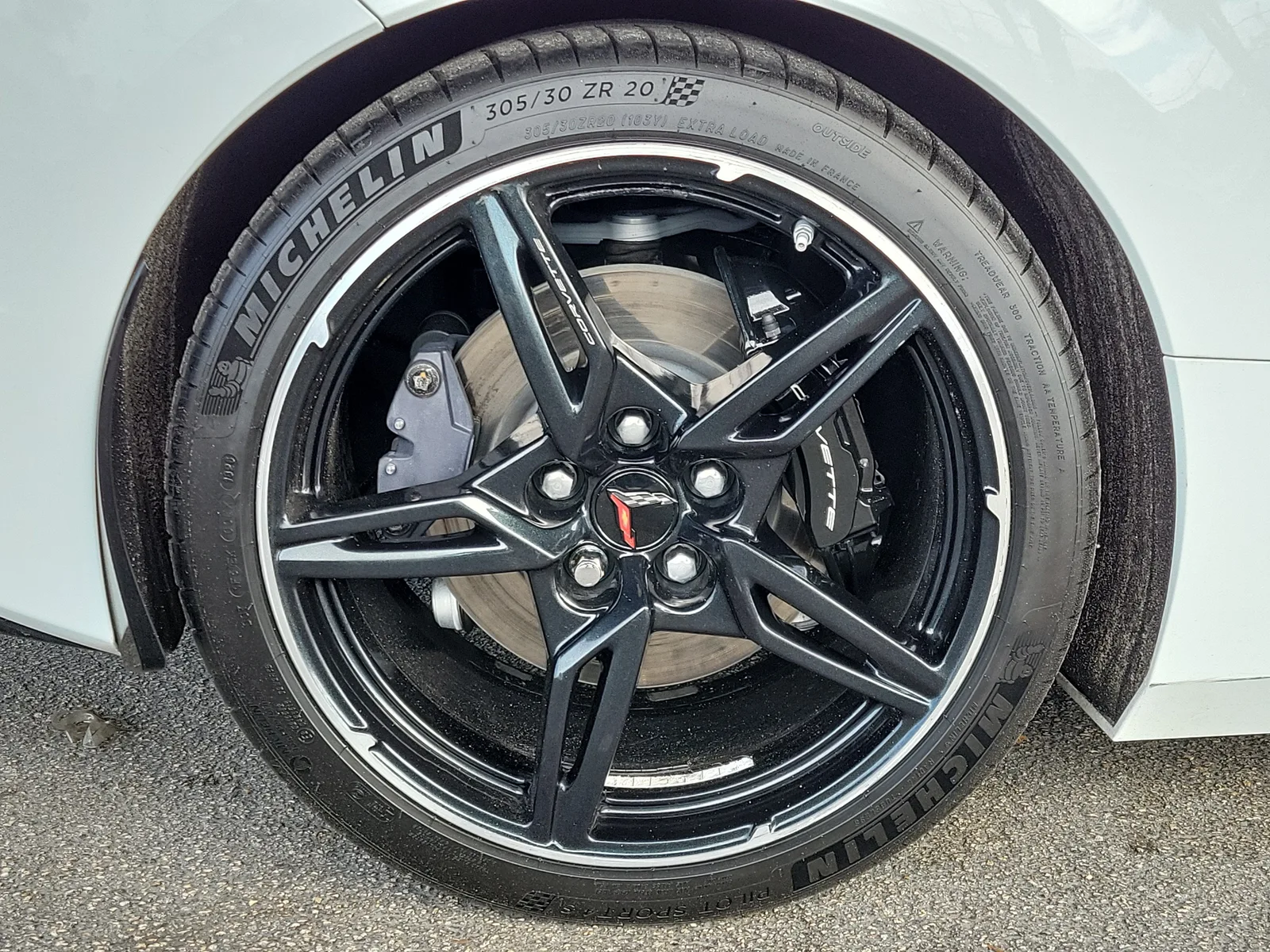 2024 Chevrolet Corvette Stingray 2LT photo 2