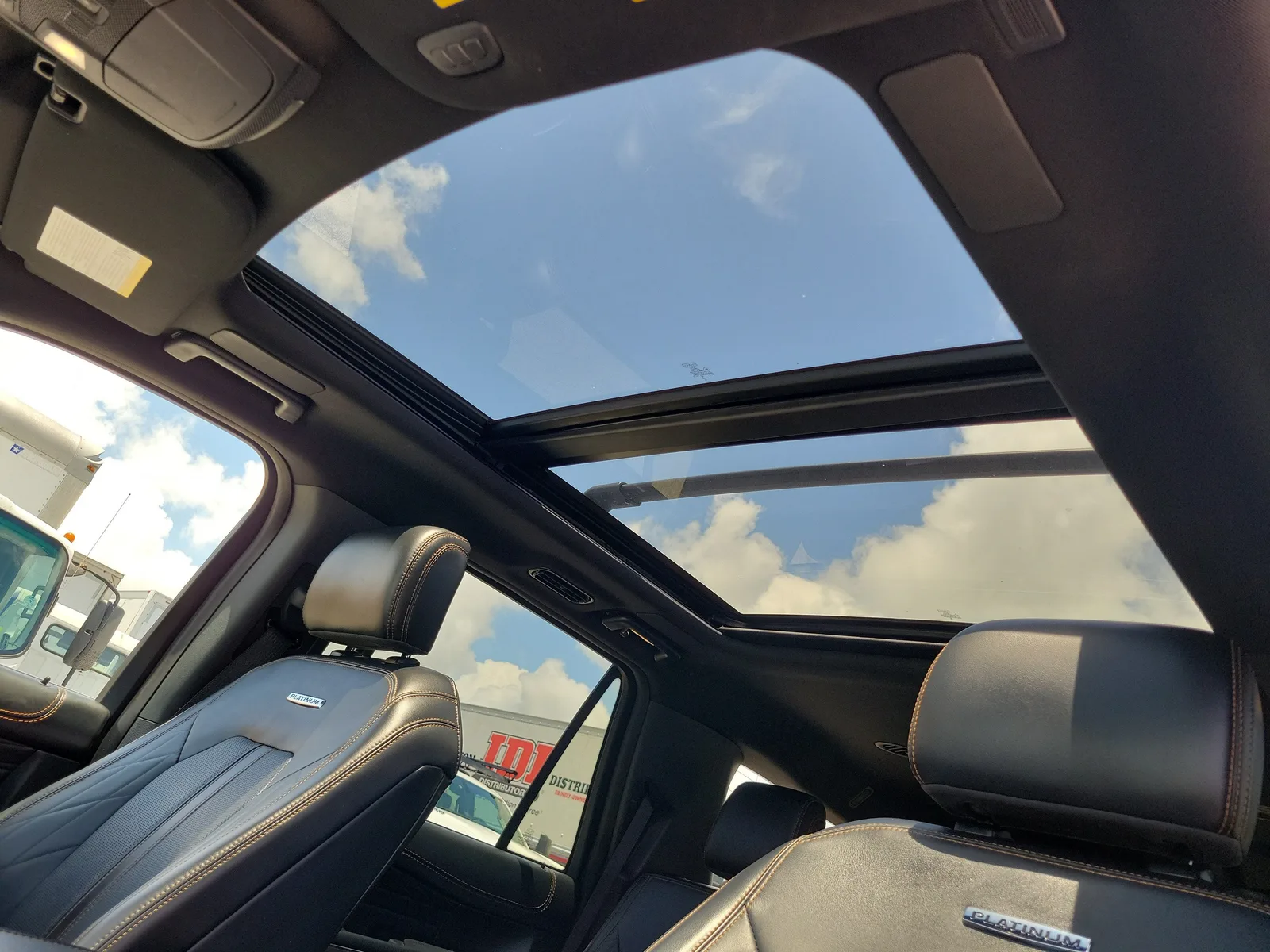 2023 Ford Expedition Platinum photo 25