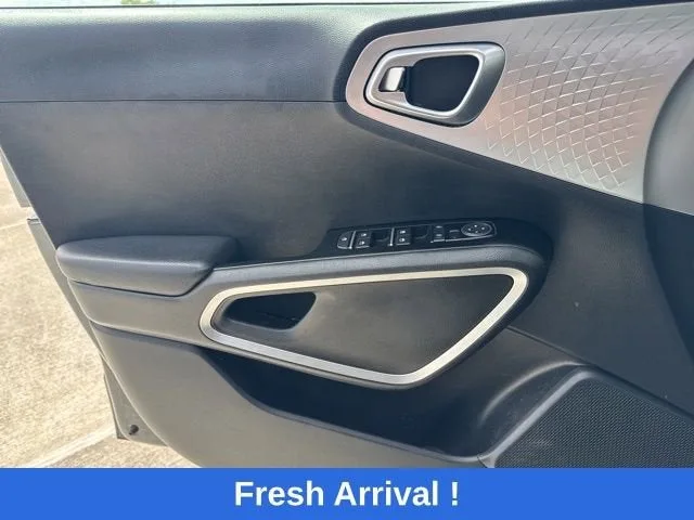 2024 Kia Soul LX photo 11