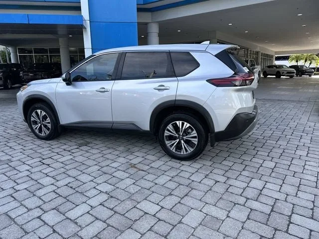 2022 Nissan Rogue SV photo 34