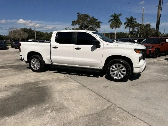 2025 Chevrolet Silverado 1500 Custom photo 15