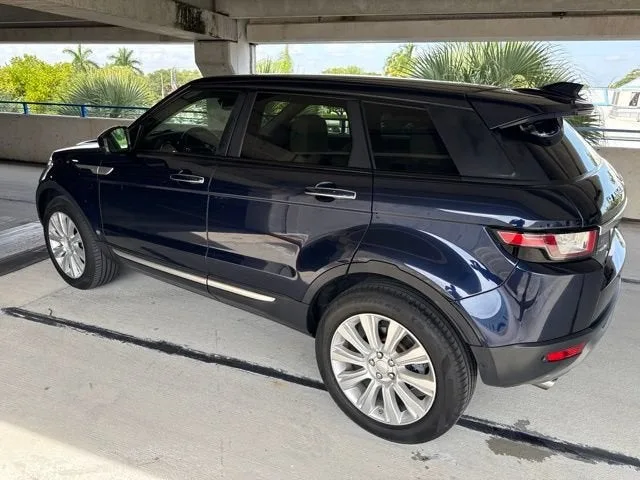 2019 Land Rover Range Rover Evoque HSE photo 18
