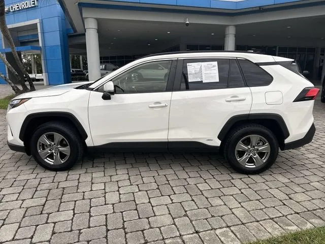 2023 Toyota RAV4 Hybrid XLE photo 37