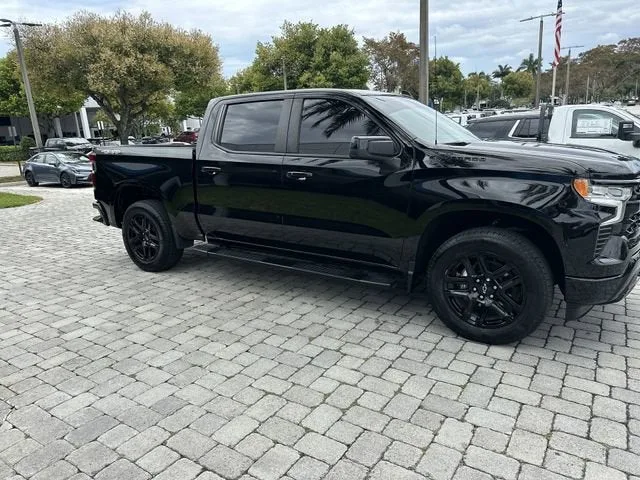 2024 Chevrolet Silverado 1500 RST photo 15
