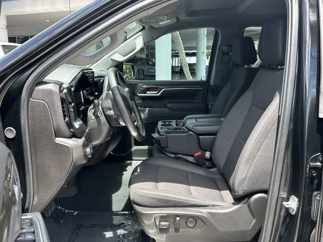 2025 Chevrolet Silverado 1500 RST photo 30