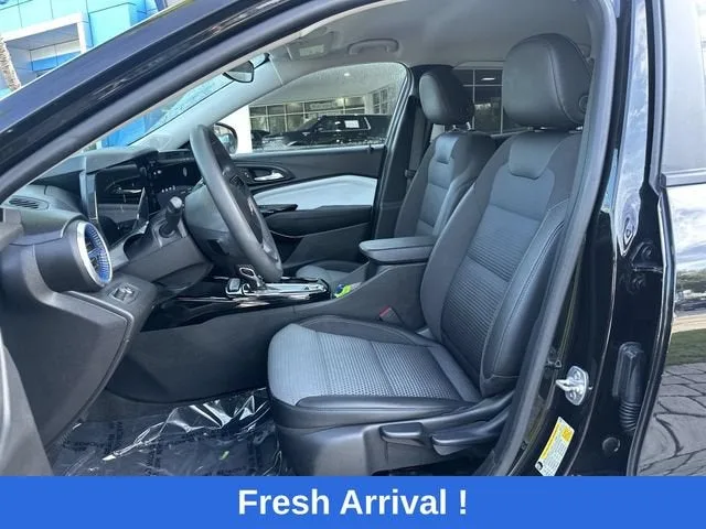 2024 Chevrolet Trax LT photo 30