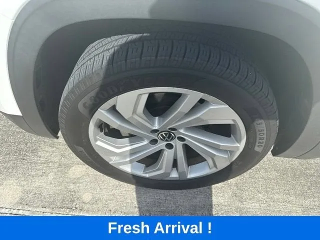 2022 Volkswagen Atlas 2.0T SE w/Technology photo 19